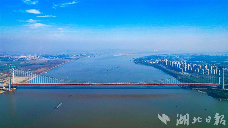 <a href="./xwzx_1411/gzdt_1412/202511/t20251127_735556.html">千亿筑基，飞虹贯通——鄂州燕矶长江大桥合龙，武汉都市圈再添跨江动脉</a>